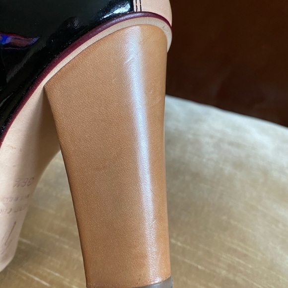 Black patent leather and tan T-strap  sandal - Picture 3 of 14